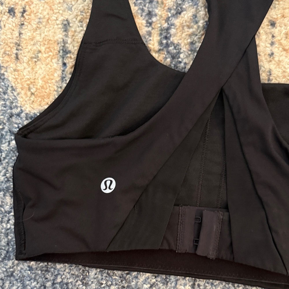 Lululemon Athletica Invigorate Bra with Clasp - Picture 3 of 5